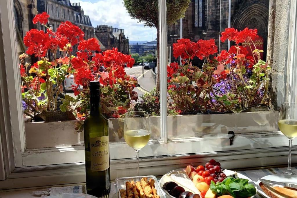 Royal Mile Apt, Just 1 Min From Edinburgh Castle! Екстериор снимка