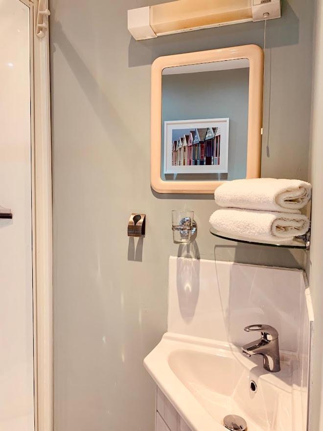 Royal Mile Apt, Just 1 Min From Edinburgh Castle! Екстериор снимка